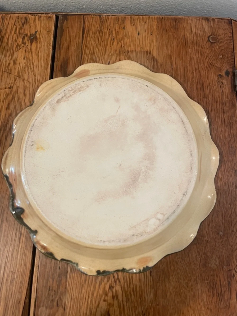 Daniel Lasser Vermont Tulip Pie Plate – Hand-Painted Stoneware – 9 inch